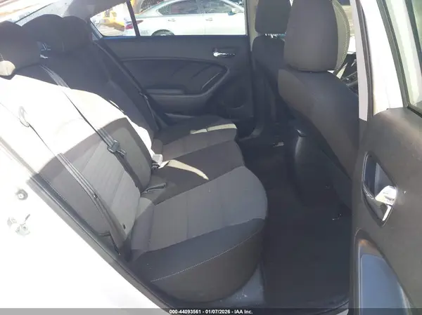 3KPFL4A71JE246794 2018 KIA FORTE - Image 8