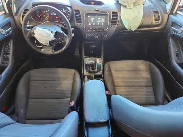 3KPFL4A71JE246813 2018 KIA FORTE - Image 8