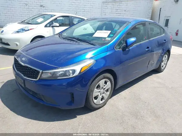 3KPFL4A71JE247413 2018 KIA FORTE - Image 2