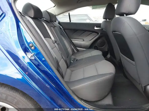 3KPFL4A71JE247749 2018 KIA FORTE - Image 8