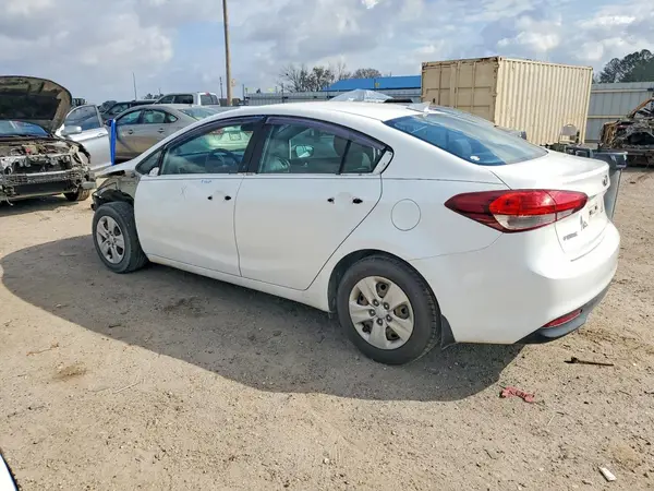 3KPFL4A71JE248075 2018 KIA FORTE - Image 2