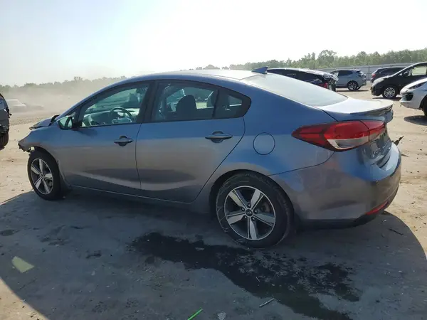 3KPFL4A71JE250926 2018 KIA FORTE - Image 2