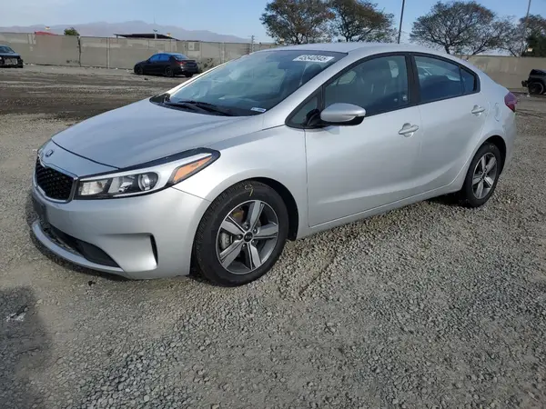 3KPFL4A71JE255673 2018 KIA FORTE - Image 1