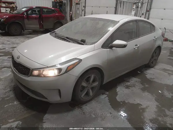 3KPFL4A71JE255754 2018 KIA FORTE - Image 2
