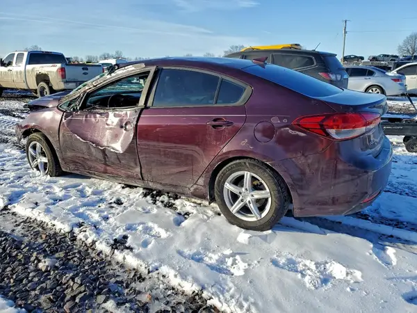 3KPFL4A71JE255897 2018 KIA FORTE - Image 2