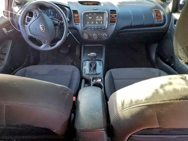 3KPFL4A71JE255897 2018 KIA FORTE - Image 8