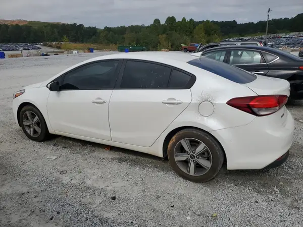 3KPFL4A71JE256323 2018 KIA FORTE - Image 2