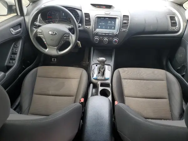 3KPFL4A71JE256323 2018 KIA FORTE - Image 8
