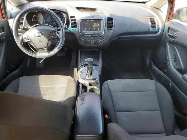3KPFL4A71JE257522 2018 KIA FORTE - Image 8