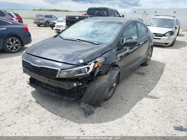 3KPFL4A71JE263160 2018 KIA FORTE - Image 2