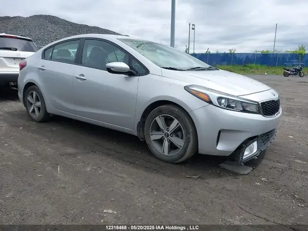 3KPFL4A71JE263367 2018 KIA FORTE - Image 1