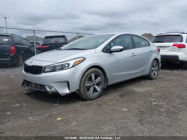 3KPFL4A71JE263367 2018 KIA FORTE - Image 2