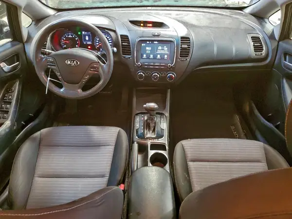 3KPFL4A71JE268410 2018 KIA FORTE - Image 8