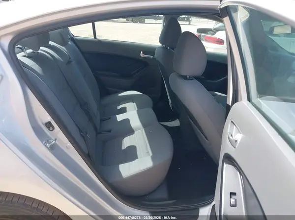 3KPFL4A71JE271078 2018 KIA FORTE - Image 8