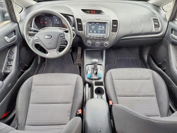 3KPFL4A71JE272697 2018 KIA FORTE - Image 8
