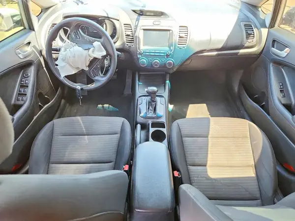 3KPFL4A71JE274031 2018 KIA FORTE - Image 8