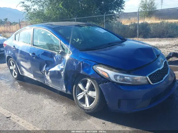 3KPFL4A71JE274157 2018 KIA FORTE - Image 1