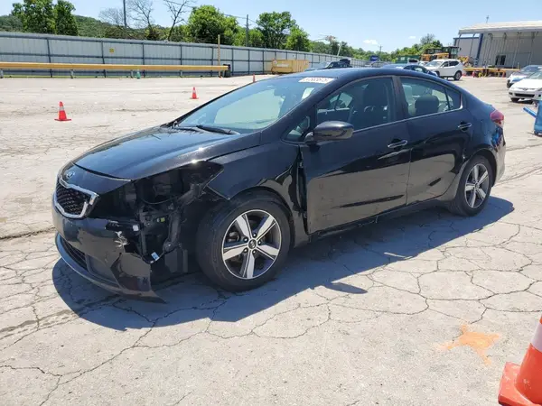 3KPFL4A71JE275390 2018 KIA FORTE - Image 1