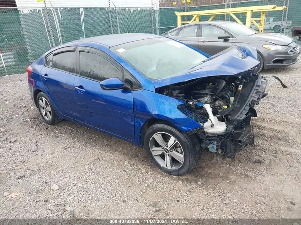 3KPFL4A71JE275471 2018 KIA FORTE - Image 1