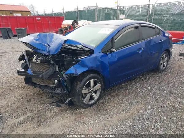 3KPFL4A71JE275471 2018 KIA FORTE - Image 2