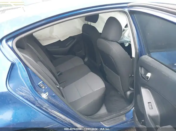 3KPFL4A71JE275471 2018 KIA FORTE - Image 8