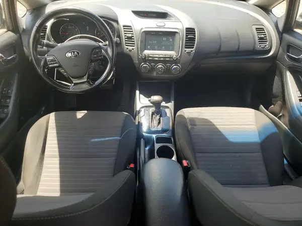 3KPFL4A71JE278998 2018 KIA FORTE - Image 8