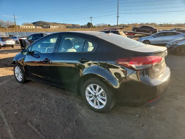 3KPFL4A72HE007085 2017 KIA FORTE - Image 2