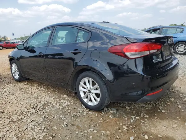 3KPFL4A72HE008155 2017 KIA FORTE - Image 2