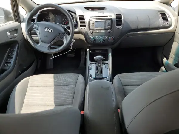 3KPFL4A72HE008155 2017 KIA FORTE - Image 8