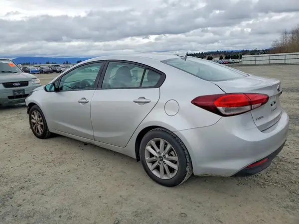 3KPFL4A72HE009368 2017 KIA FORTE - Image 2