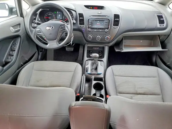 3KPFL4A72HE009368 2017 KIA FORTE - Image 8