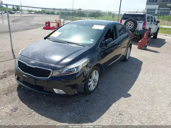 3KPFL4A72HE009595 2017 KIA FORTE - Image 2