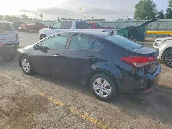 3KPFL4A72HE012271 2017 KIA FORTE - Image 2