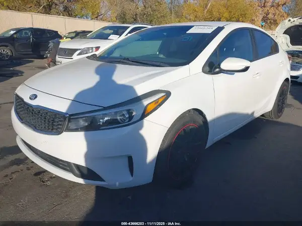 3KPFL4A72HE014067 2017 KIA FORTE - Image 2