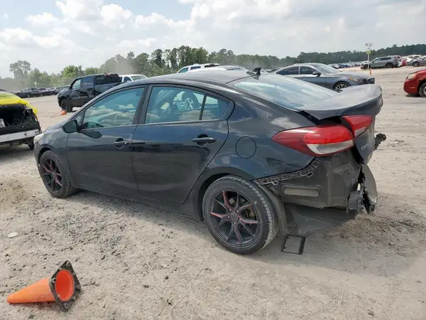 3KPFL4A72HE014327 2017 KIA FORTE - Image 2