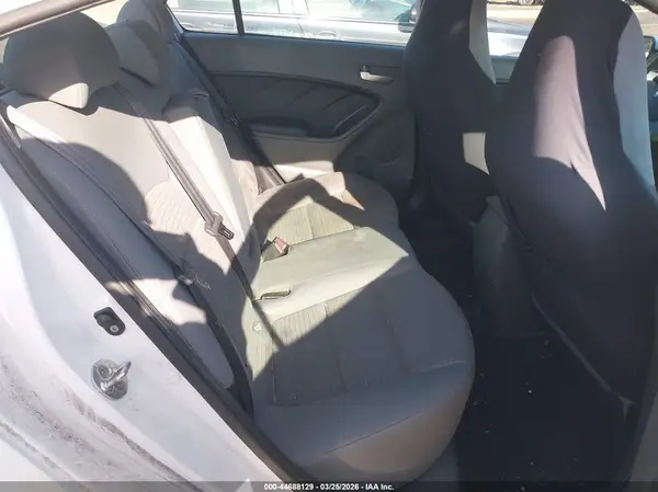 3KPFL4A72HE014697 2017 KIA FORTE - Image 8
