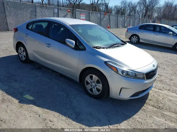 3KPFL4A72HE014828 2017 KIA FORTE - Image 1