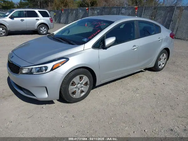 3KPFL4A72HE014828 2017 KIA FORTE - Image 2