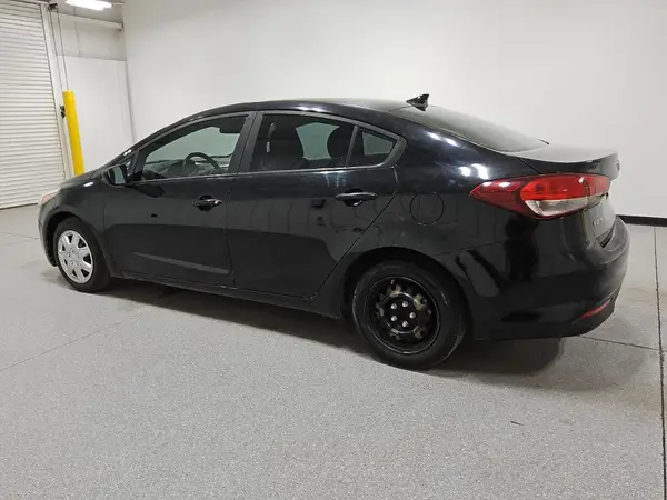 3KPFL4A72HE015154 2017 KIA FORTE - Image 2