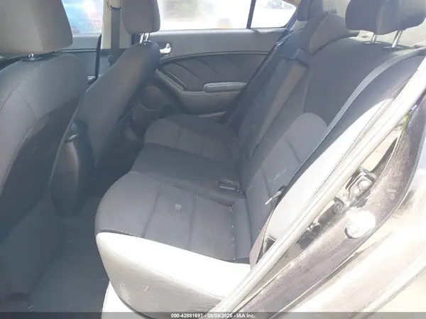 3KPFL4A72HE017471 2017 KIA FORTE - Image 8