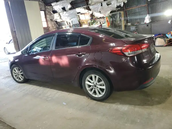 3KPFL4A72HE018765 2017 KIA FORTE - Image 2