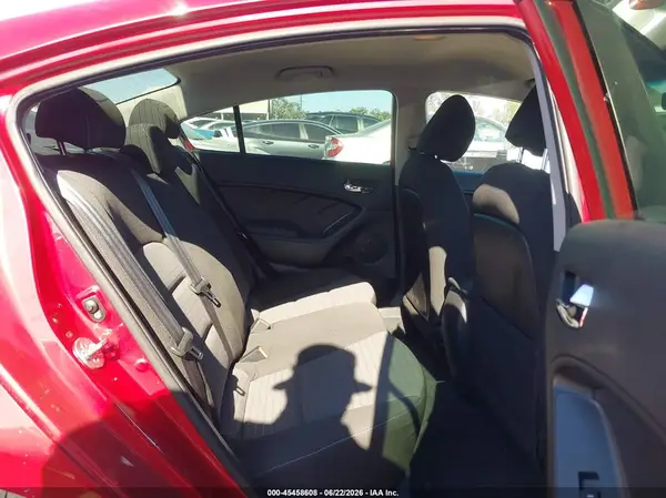 3KPFL4A72HE021181 2017 KIA FORTE - Image 8