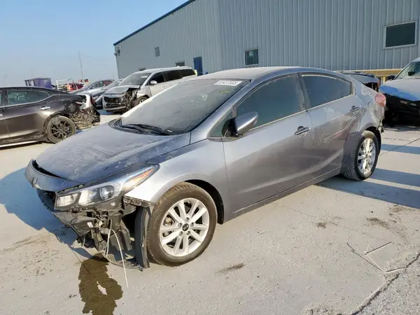 3KPFL4A72HE022203 2017 KIA FORTE - Image 1