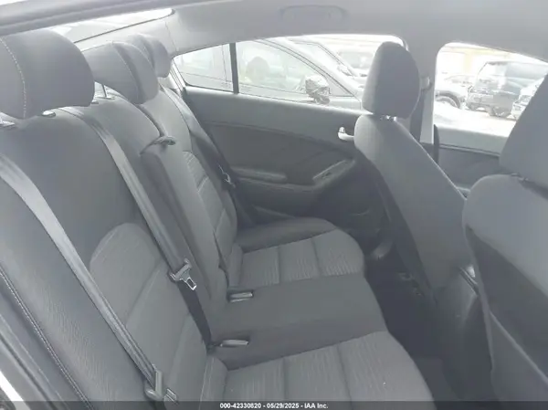 3KPFL4A72HE023321 2017 KIA FORTE - Image 8