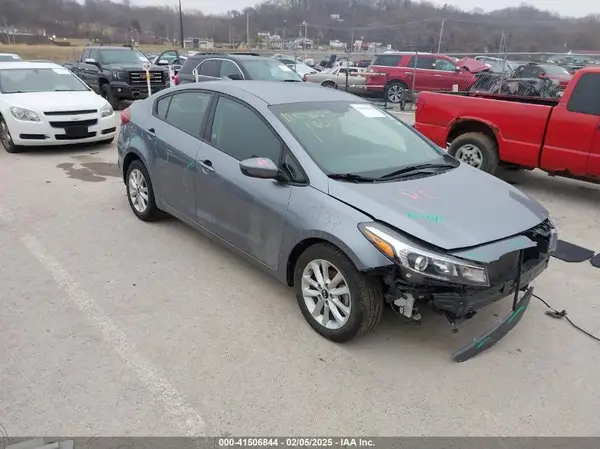 3KPFL4A72HE023867 2017 KIA FORTE - Image 1
