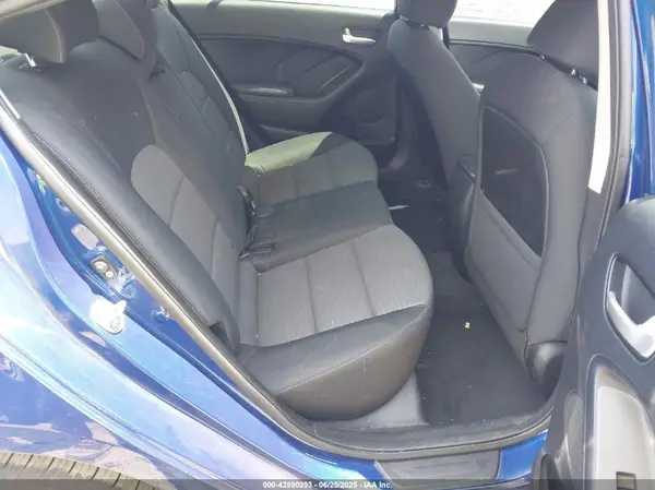 3KPFL4A72HE023903 2017 KIA FORTE - Image 8