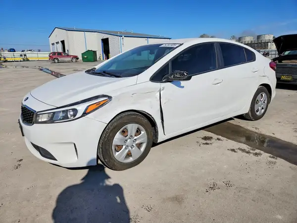 3KPFL4A72HE025571 2017 KIA FORTE - Image 1
