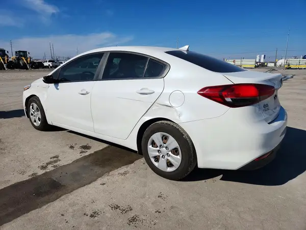 3KPFL4A72HE025571 2017 KIA FORTE - Image 2