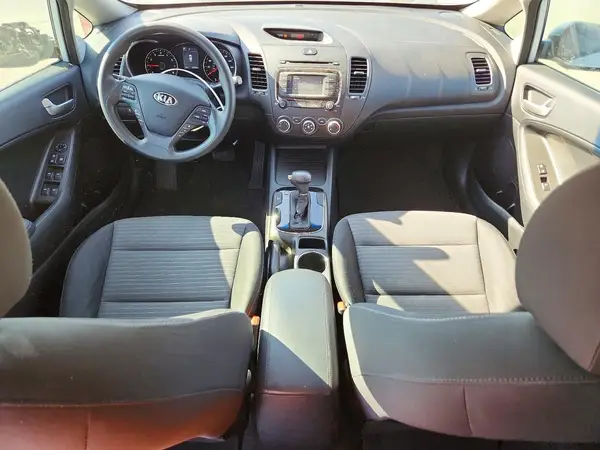 3KPFL4A72HE025571 2017 KIA FORTE - Image 8