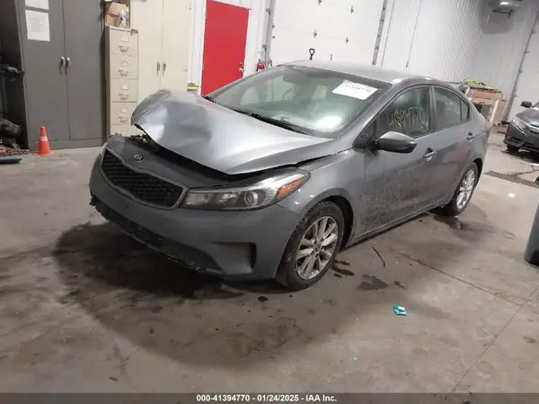3KPFL4A72HE025912 2017 KIA FORTE - Image 2
